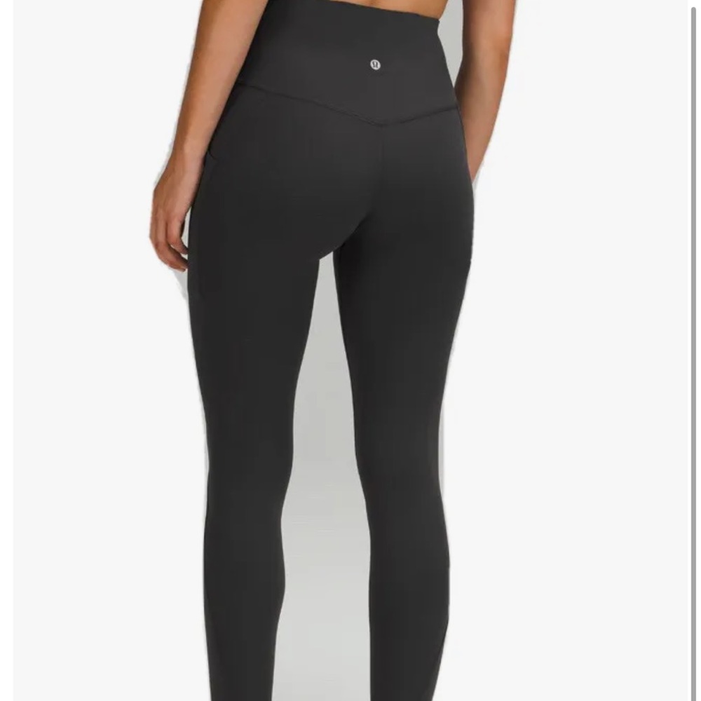 Lululemon black size 2 legging with pockets
